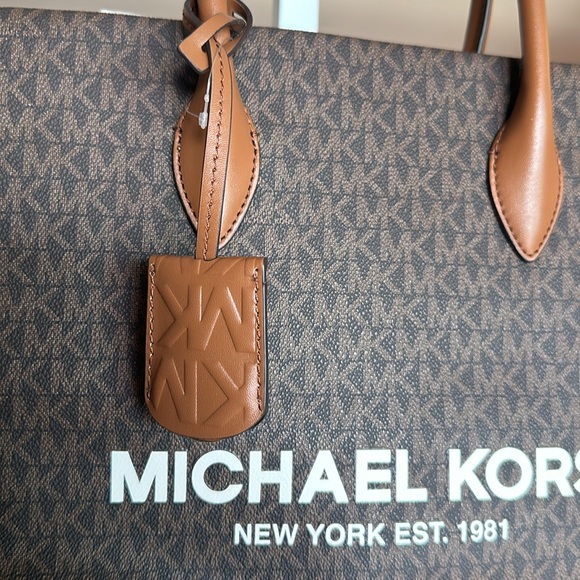 Michael Kors Tote - Picture 2 of 7